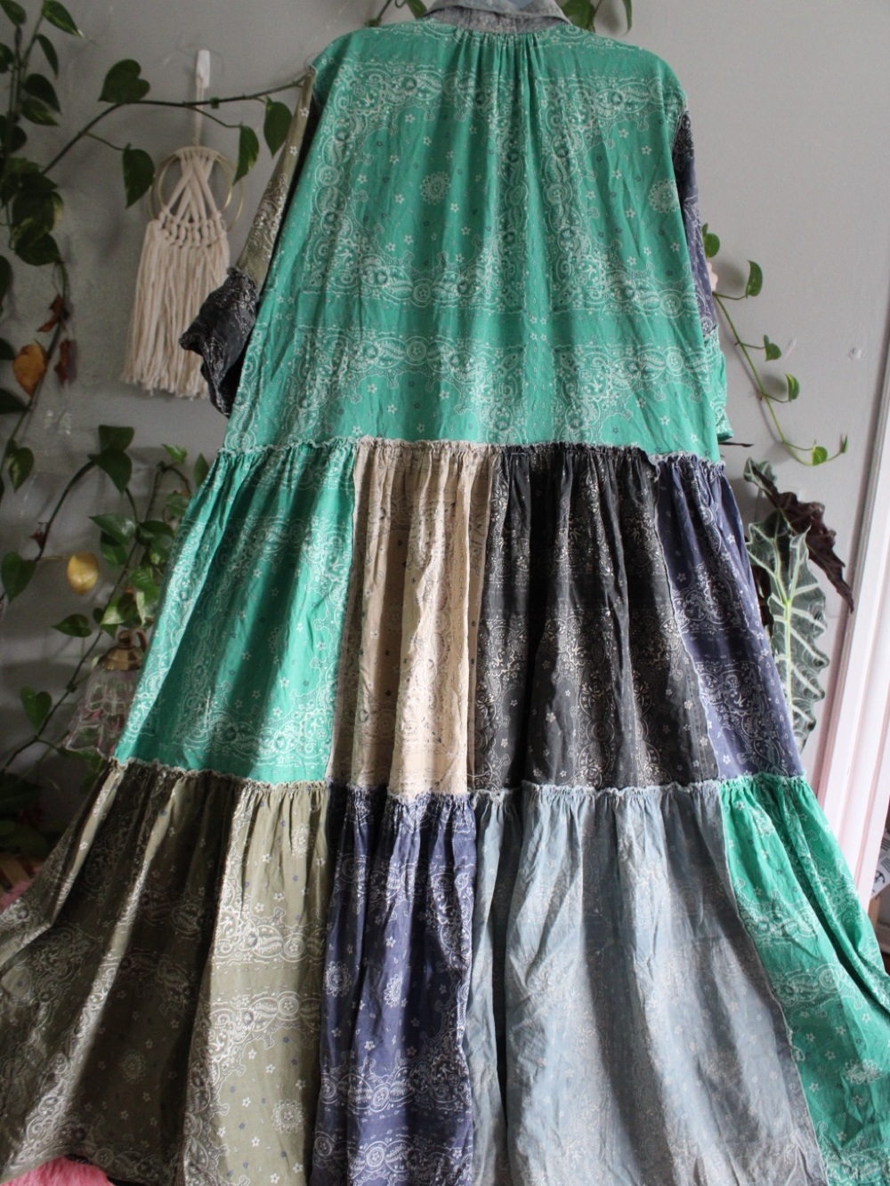 Oli & Hali Patchwork Bandana Print Tiered Maxi Dress Size L Fits XL–2XL - Picture 4 of 7